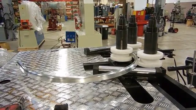Large aluminium profile and extrusion bending machine AL2